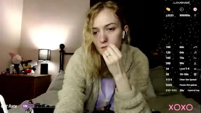 Image 3 of xelliee_rosex Stream on Chaturbate on 1 month ago