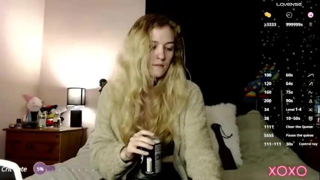 Image 4 of xelliee_rosex Stream on Chaturbate on 1 month ago