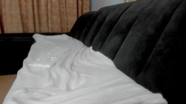 Image 3 of xemma_roseex Stream on Chaturbate on 16 months ago