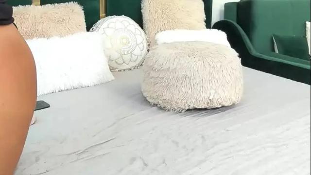 Image 3 of xeniablue Stream on Chaturbate on 4 months ago