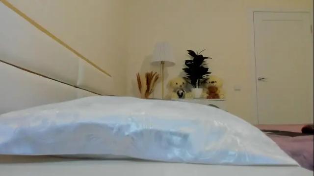 Image 8 of xf33tx Stream on Chaturbate on 1 month ago