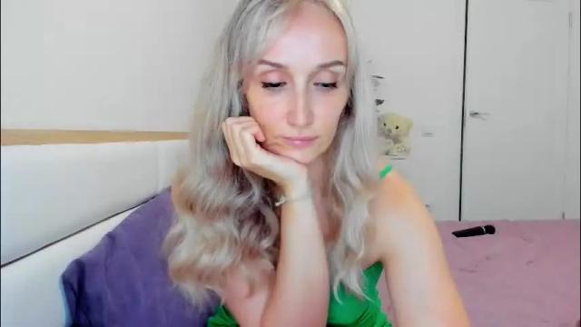 Image 12 of xf33tx Stream on Chaturbate on 1 month ago