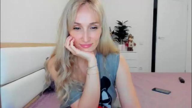 Image 2 of xf33tx Stream on Chaturbate on 1 month ago