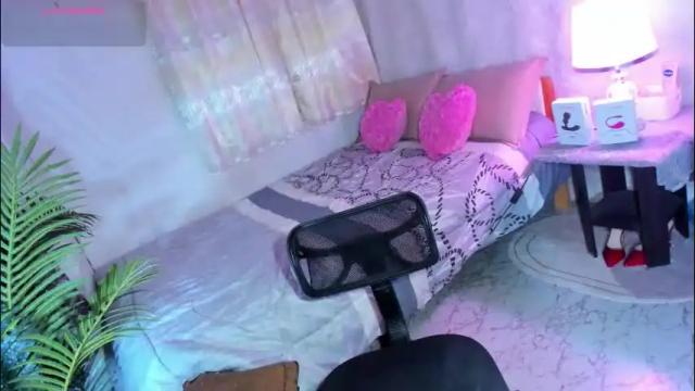 Image 4 of xgirlonfirex Stream on Chaturbate on 1 month ago