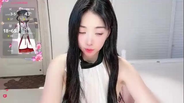 Image 2 of xiaoyu_ko Stream on Chaturbate on 2 months ago