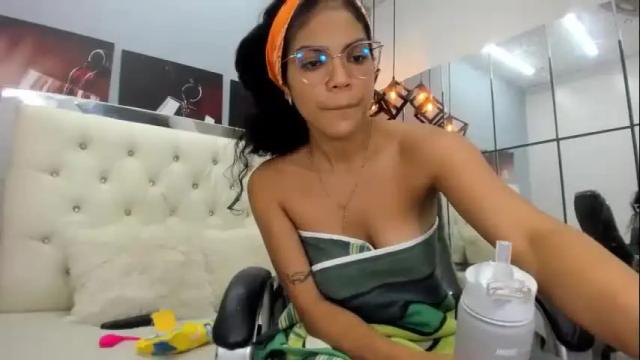 Image 7 of ximena_ruiz18 Stream on Chaturbate on 1 month ago