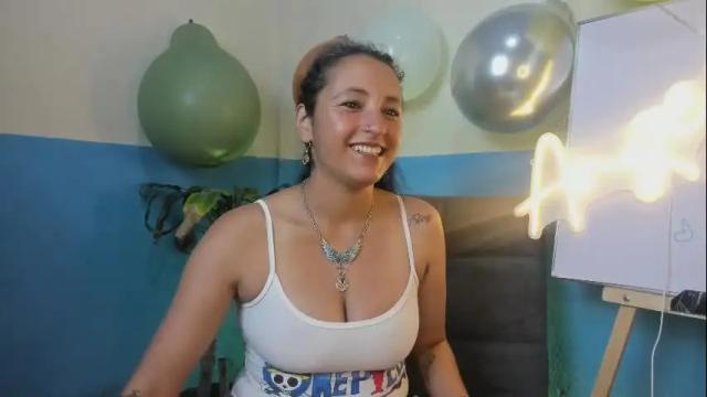 Image 4 of ximena_sm Stream on Chaturbate on 2 months ago