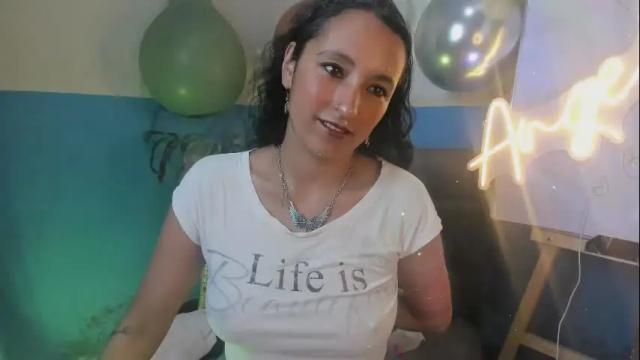 Image 4 of ximena_sm Stream on Chaturbate on 2 months ago