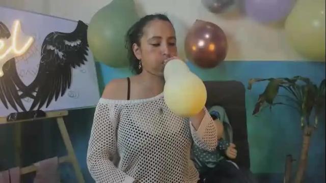 Image 2 of ximena_sm Stream on Chaturbate on 1 month ago
