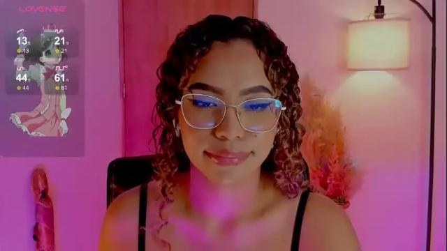 Image 3 of ximena_sotto1 Stream on Chaturbate on 12 days ago