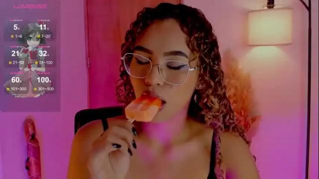 Image 4 of ximena_sotto1 Stream on Chaturbate on 12 days ago