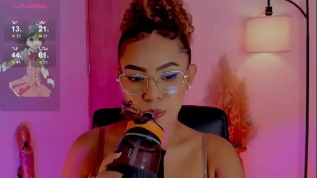 Image 11 of ximena_sotto1 Stream on Chaturbate on 8 days ago
