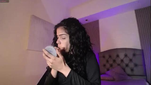 Image 2 of ximenaa_diaz Stream on Chaturbate on 1 month ago