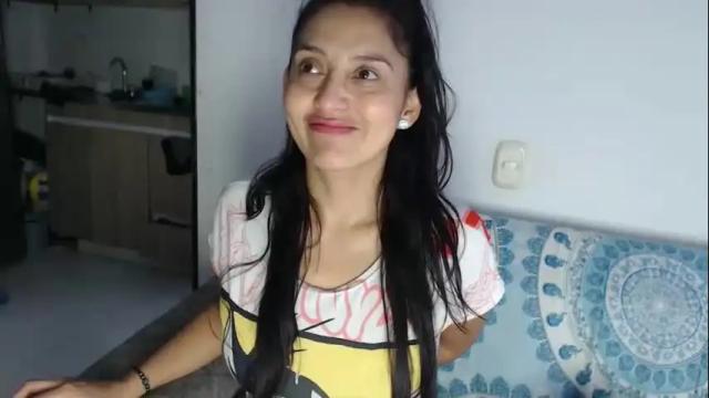 Image 3 of ximenaa_suarez Stream on Chaturbate on 2 months ago