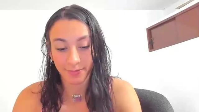 Image 12 of xisalondx Stream on Chaturbate on 14 months ago