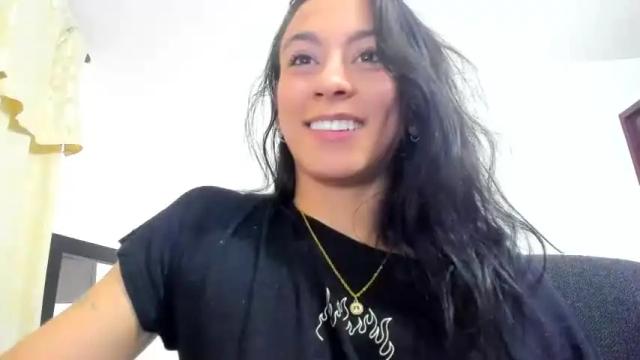 Image 2 of xisalondx Stream on Chaturbate on 13 months ago