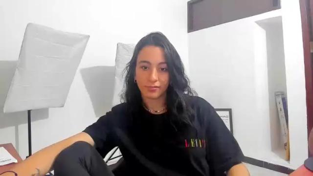 Image 3 of xisalondx Stream on Chaturbate on 13 months ago