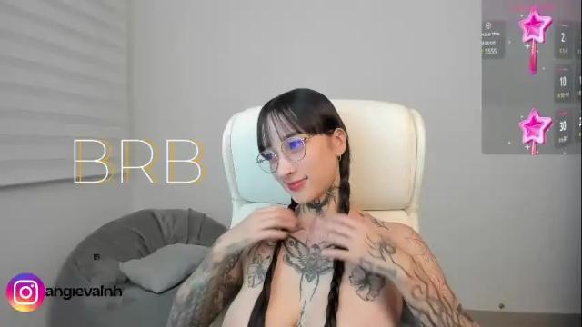 Image 2 of xisisxx Stream on Chaturbate on 1 month ago