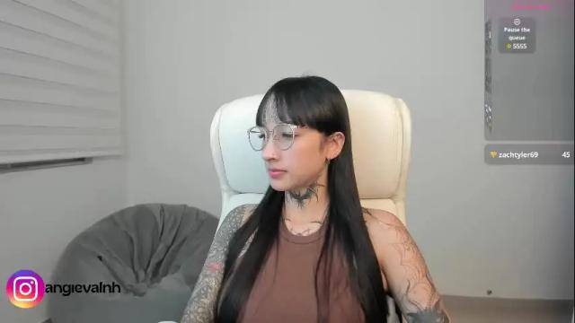 Image 4 of xisisxx Stream on Chaturbate on 1 month ago