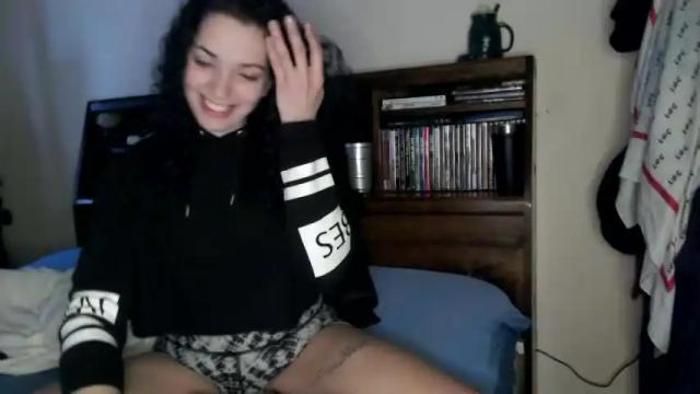 Image 2 of xkushkittyx Stream on Chaturbate on 15 months ago