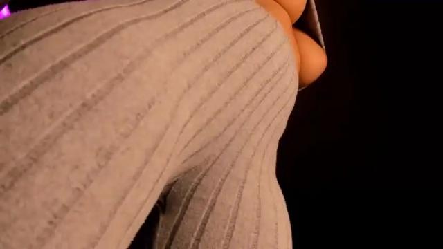 Image 3 of xlaracroftx Stream on Chaturbate on 1 month ago