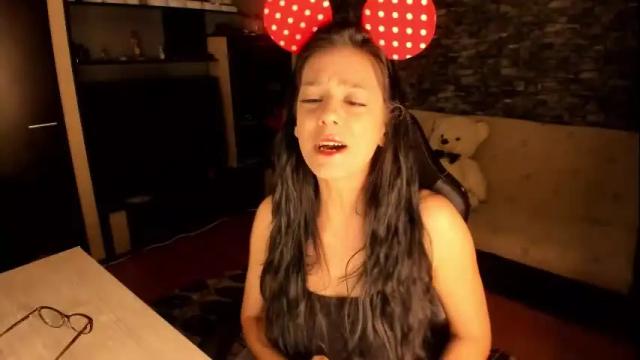Image 4 of xlaracroftx Stream on Chaturbate on 1 month ago