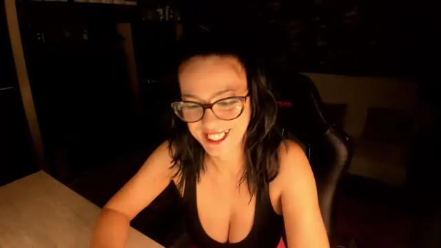 Image 7 of xlaracroftx Stream on Chaturbate on 1 month ago