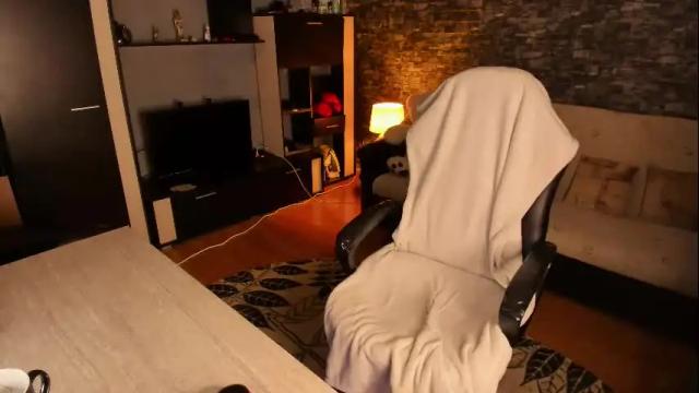 Image 10 of xlaracroftx Stream on Chaturbate on 25 days ago