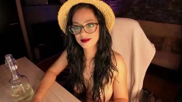 Image 7 of xlaracroftx Stream on Chaturbate on 22 days ago