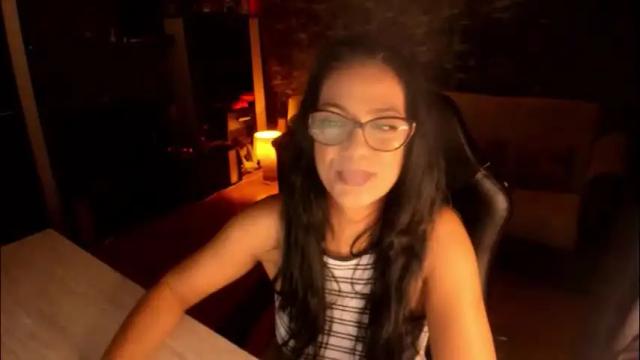 Image 7 of xlaracroftx Stream on Chaturbate on 2 months ago