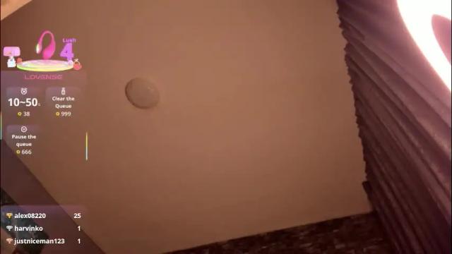 Image 3 of xlaracroftx Stream on Chaturbate on 2 months ago