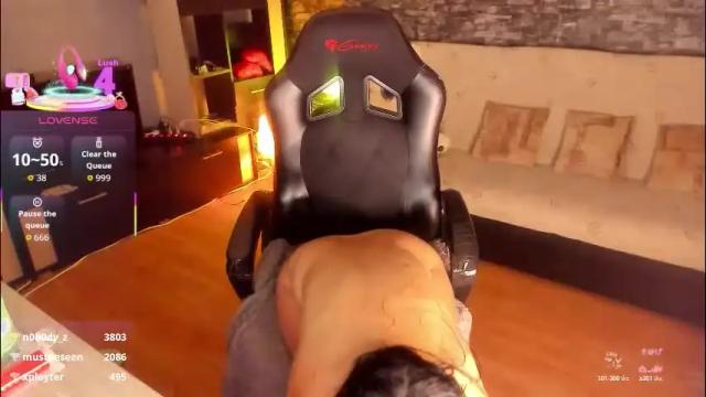 Image 2 of xlaracroftx Stream on Chaturbate on 1 month ago