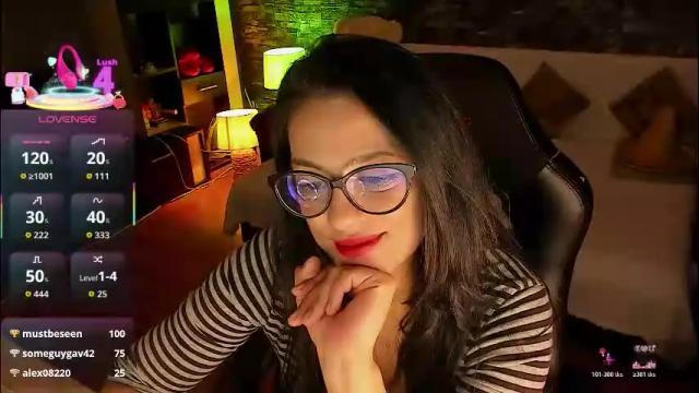 Image 12 of xlaracroftx Stream on Chaturbate on 1 month ago