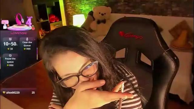 Image 7 of xlaracroftx Stream on Chaturbate on 1 month ago