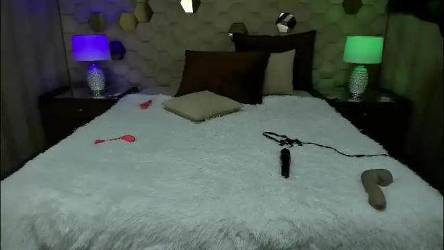 Image 2 of xlindamilfx Stream on Chaturbate on 2 months ago