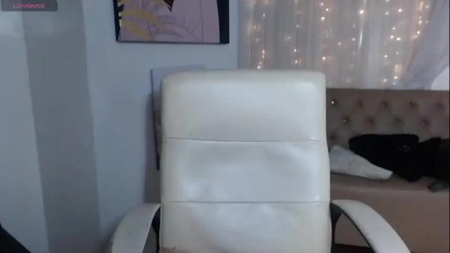 Image 4 of xlunna Stream on Chaturbate on 14 days ago