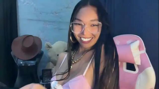Thumbnail 1, xmonica_cummerx's Stream at Chaturbate, 2 months ago