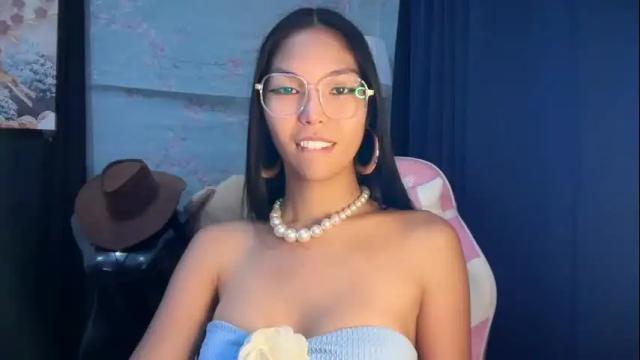 Image 4 of xmonica_cummerx Stream on Chaturbate on 24 days ago