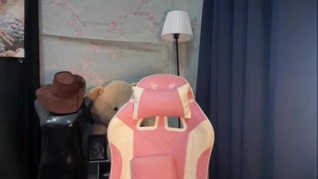 Image 4 of xmonica_cummerx Stream on Chaturbate on 4 days ago