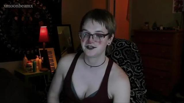 Image 2 of xmoonbeamx Stream on Chaturbate on 16 days ago
