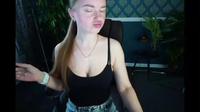 Image 8 of xo_monica Stream on Chaturbate on 14 months ago