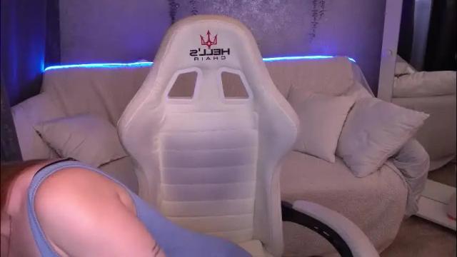 Image 2 of xo_monica Stream on Chaturbate on 2 months ago