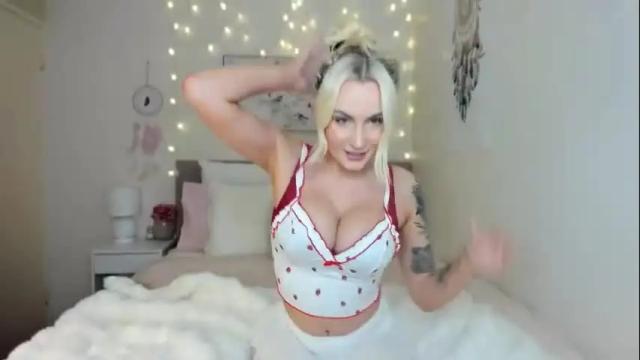 Image 6 of xolunarae Stream on Chaturbate on 20 days ago