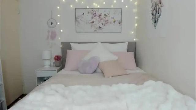 Image 2 of xolunarae Stream on Chaturbate on 2 months ago