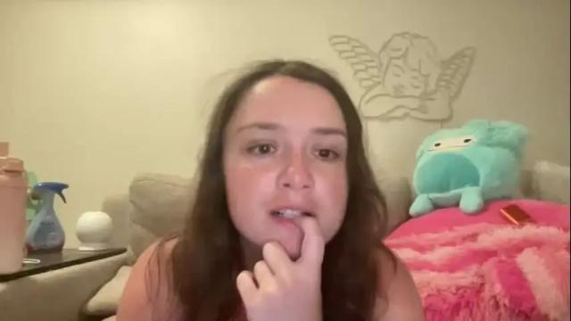 Image 4 of xoxo_roseee Stream on Chaturbate on 18 days ago