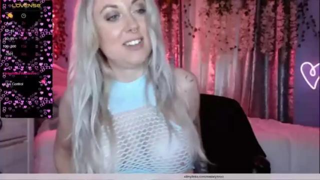 Image 12 of xoxomadalynn Stream on Chaturbate on 16 months ago