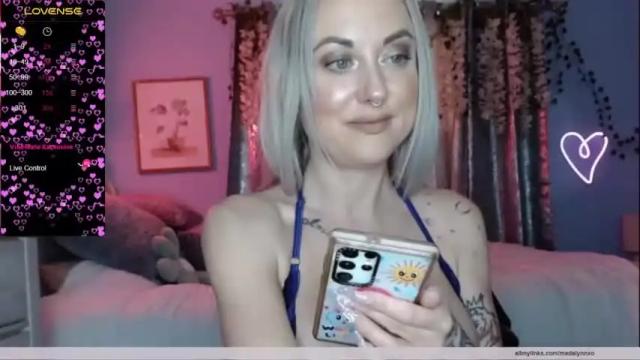 Image 12 of xoxomadalynn Stream on Chaturbate on 16 months ago