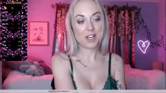 Image 3 of xoxomadalynn Stream on Chaturbate on 16 months ago