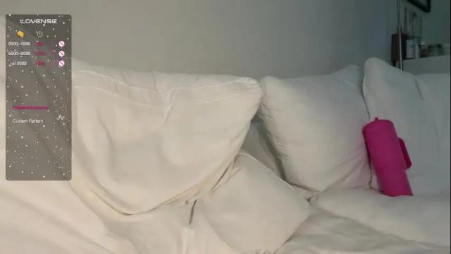 Image 8 of xoxoxjenn Stream on Chaturbate on 1 month ago