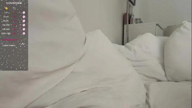 Image 4 of xoxoxjenn Stream on Chaturbate on 1 month ago